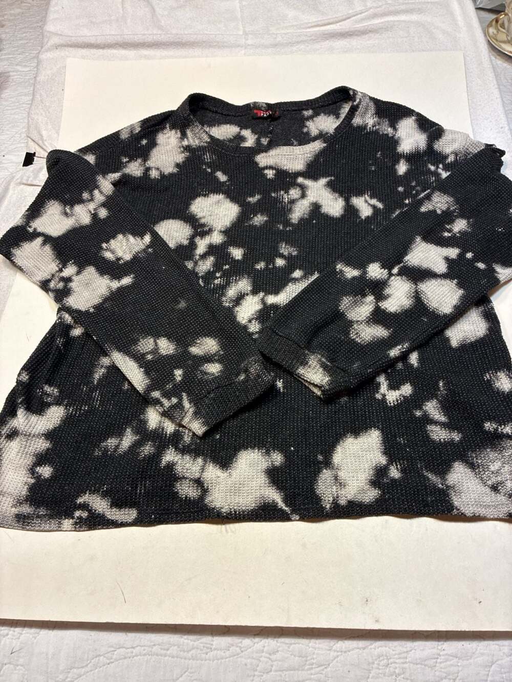 T-Party Women's Black and Grey Reverse Tie-Dye Knit Long Sleeve Sweater